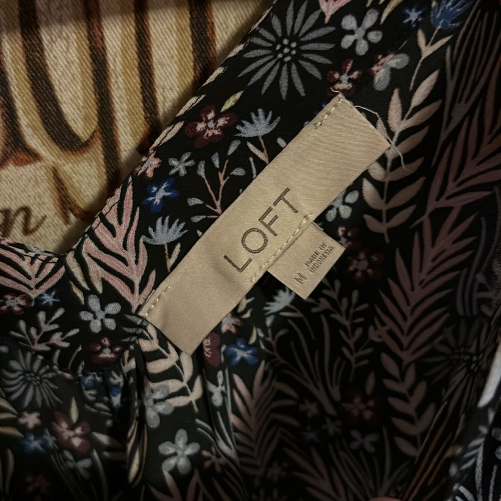 Pretty loft blouse - Picture 2 of 2